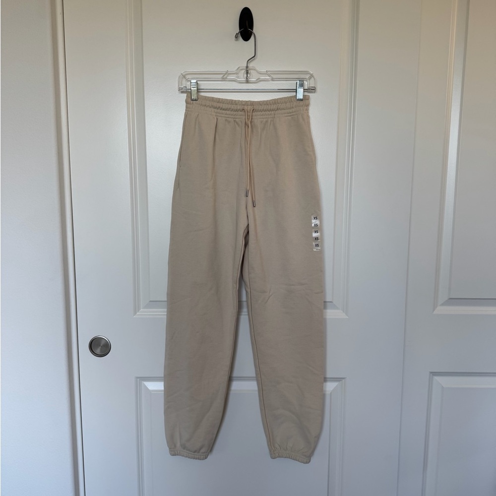 NWT Uniqlo Sweatpants in Off White - Picture 2 of 4
